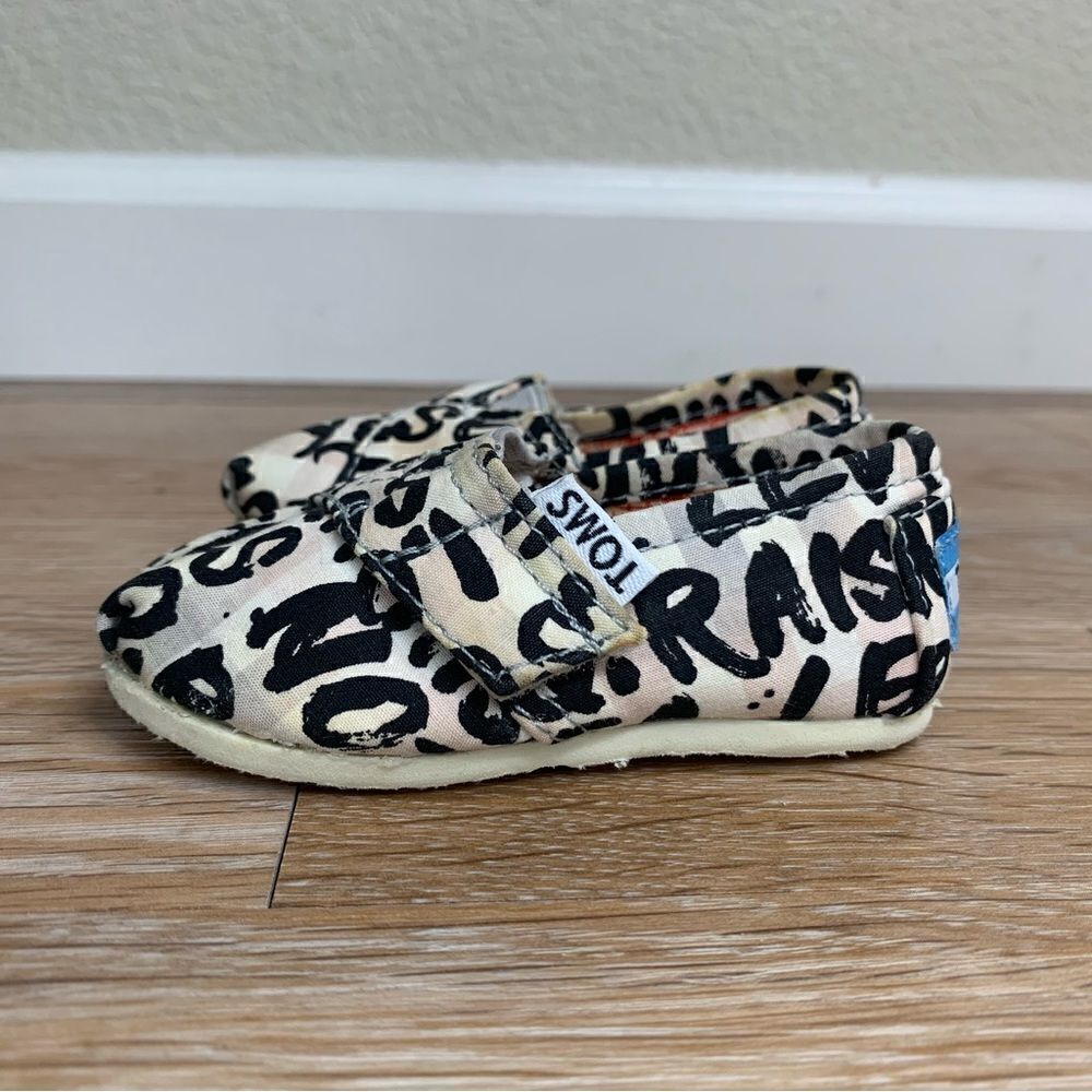 Toms Toddler Baby Girl Size 2 Slip On Shoes - Picture 4 of 9